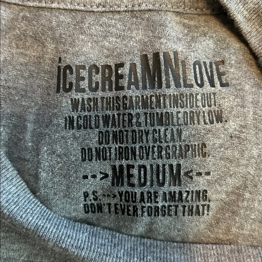 Graphic T-Shirt - Picture 3 of 3